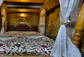 hotel city grace honeymoon suite
